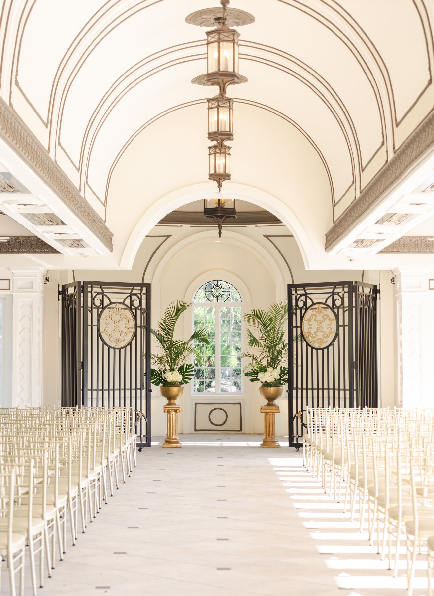 The arched ceremony hall with gold-leaf lanterns